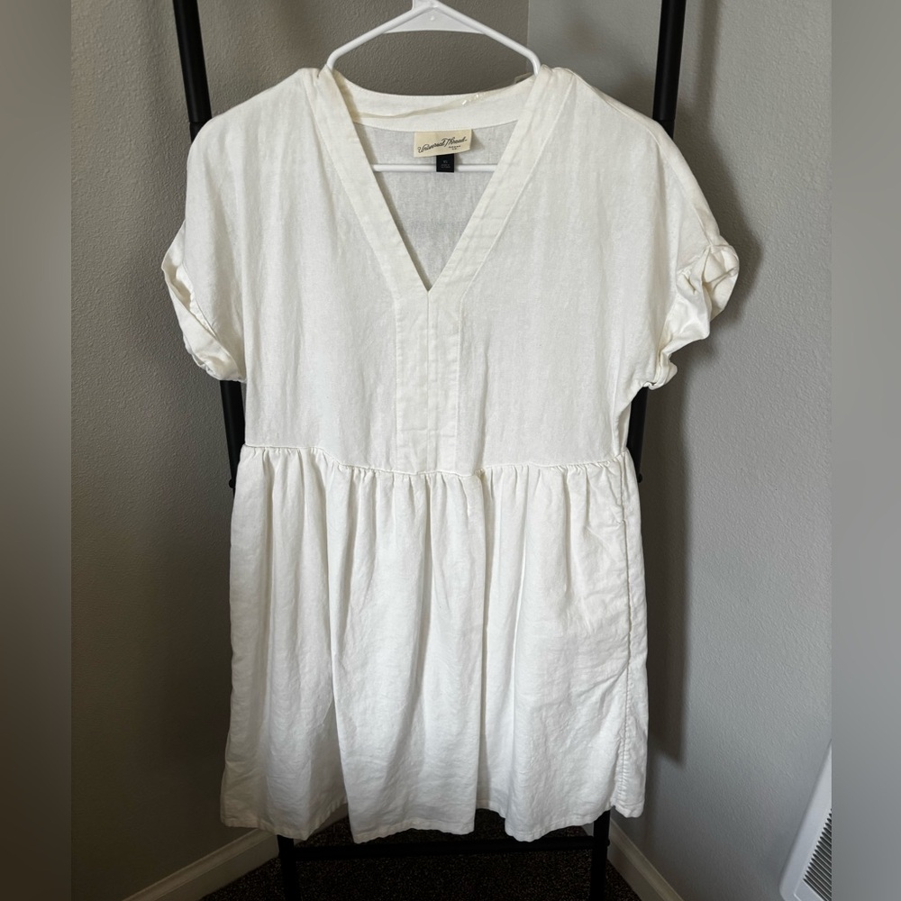 Universal Thread Cream V-Neck Blouse